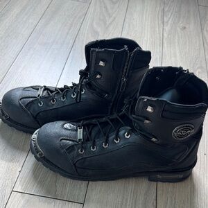 Men’s Milwaukee leather lace-up boots
